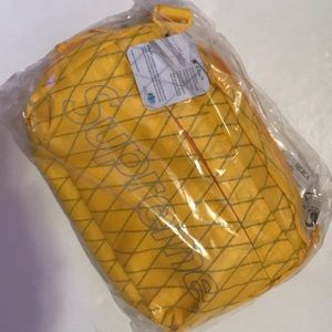 Supreme Shoulder Pack